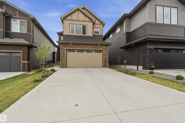 Property Photo:  1527 Esaiw Place NW  AB T6M 0E5 