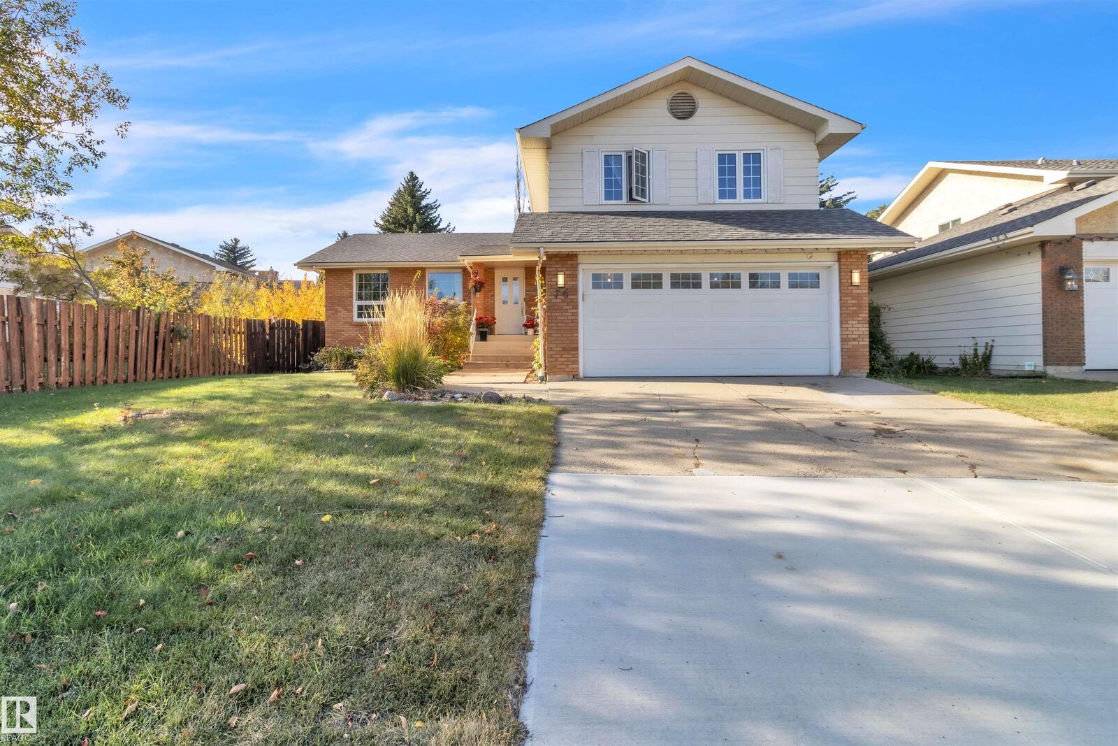 Property Photo:  76 Gariepy Crescent NW  AB T6M 1A1 