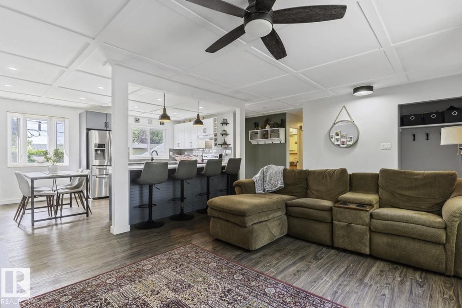 Property Photo:  6221 44B Avenue  AB T4V 0B5 