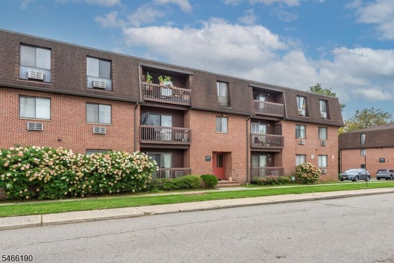 Property Photo:  9 Montgomery St A1  NJ 07109 