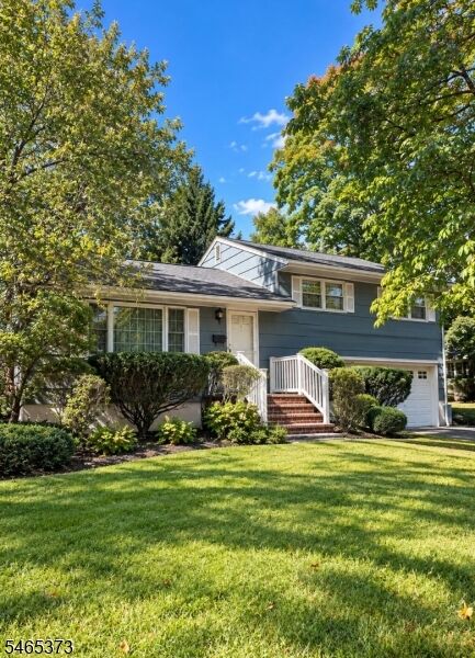 Property Photo:  31 Arbor Dr  NJ 07423 
