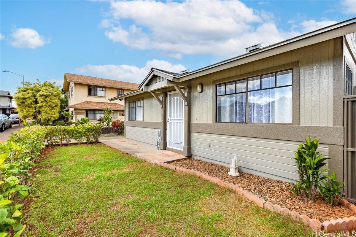 Property Photo:  94-218 Kupueu Place  HI 96797 