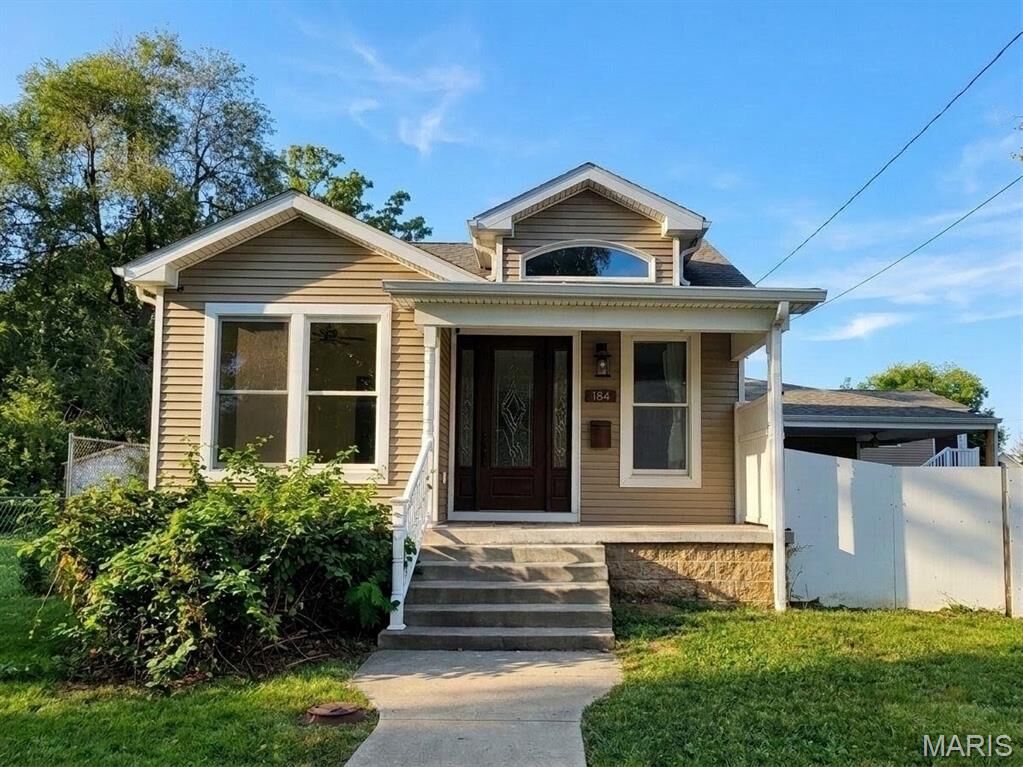Property Photo: 184 S Pence Street IL 62024