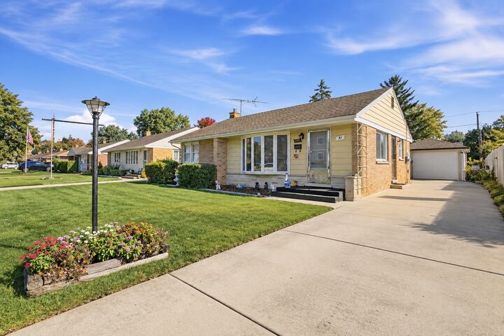 Property Photo:  51 N Westgate Road  IL 60016 