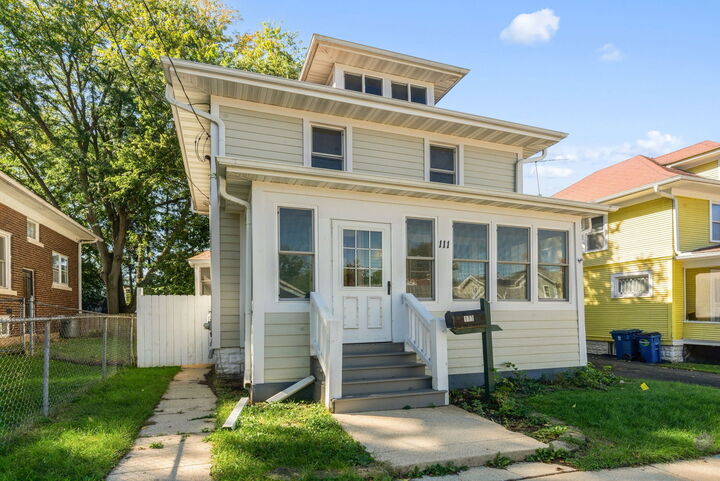 Property Photo:  111 Warren Avenue  IL 60505 