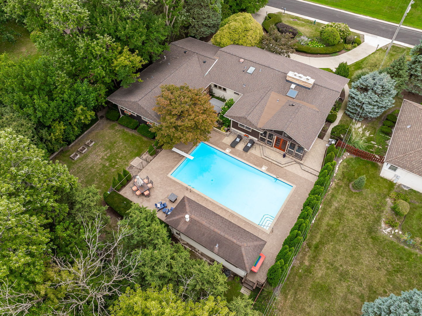 Property Photo:  12 Meadowood Drive  IL 60523 