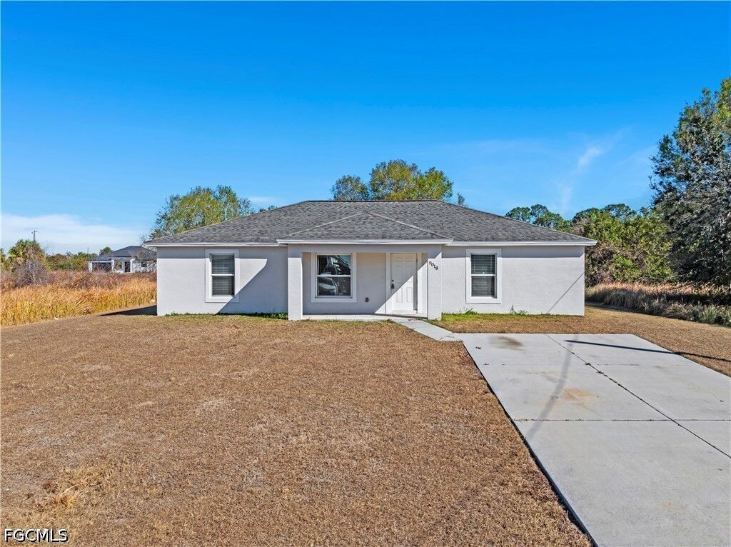 Property Photo:  9018 Penny Circle  FL 33935 