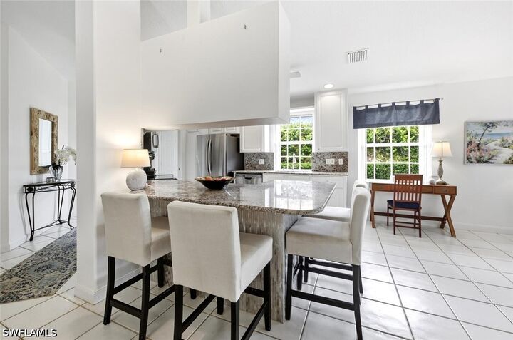 Property Photo: 4062 Los Altos Court FL 34109