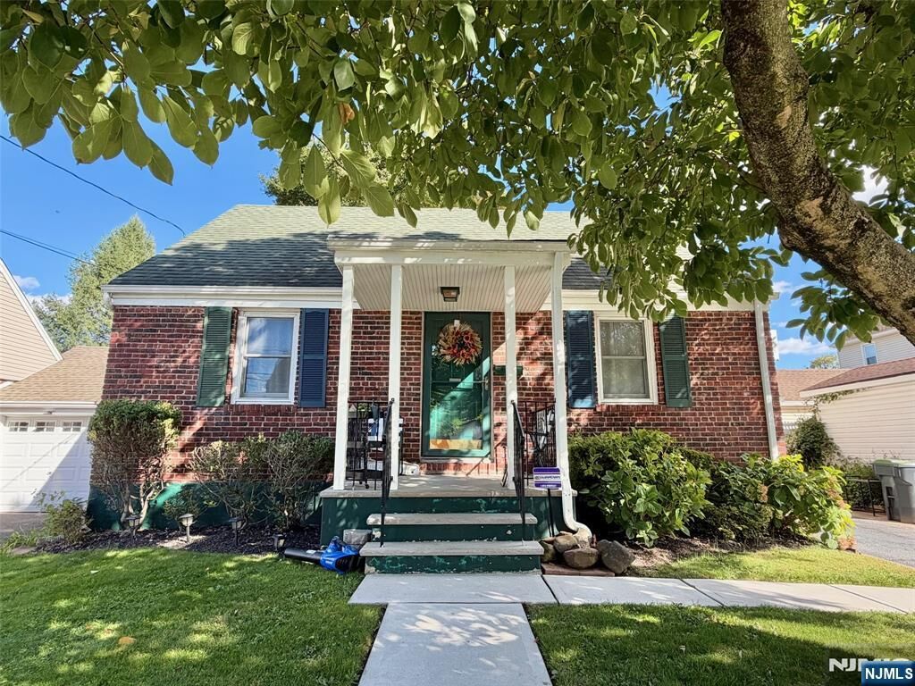 Property Photo:  191 Elder Avenue  NJ 07621 