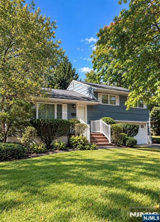 Property Photo:  31 Arbor Drive  NJ 07423 