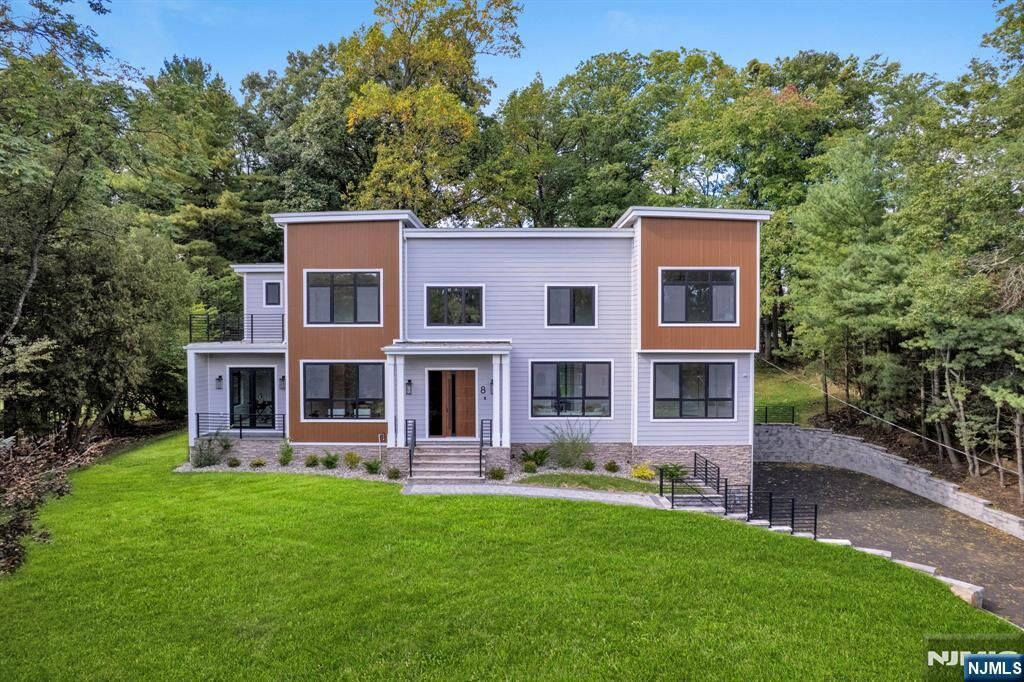 Property Photo:  8 Fordham Road  NJ 07039 