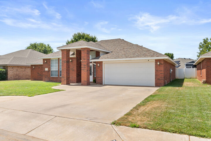 Property Photo:  2716 Northglen Dr  NM 88101 