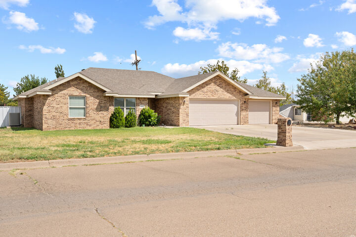 Property Photo:  1417 Lexington Road  NM 88101 