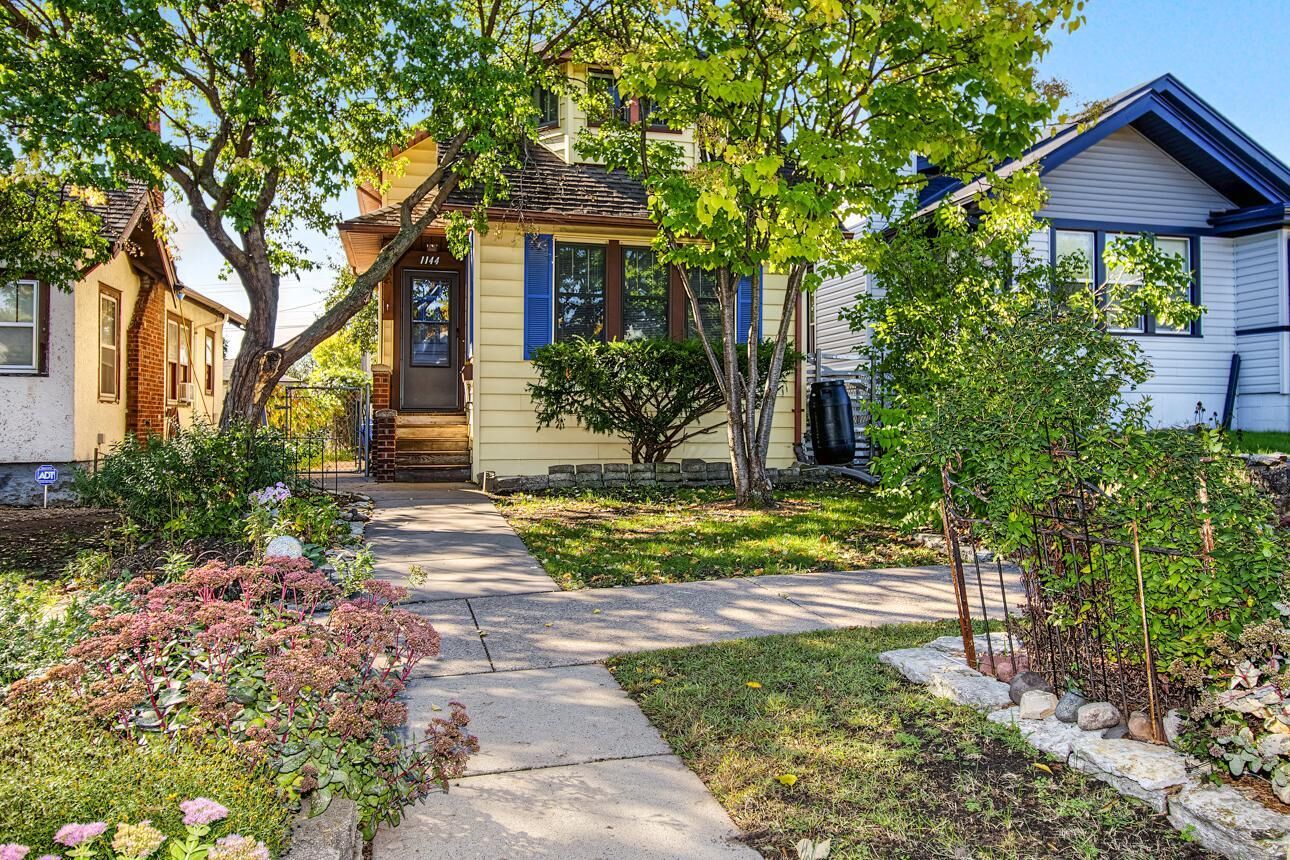 Property Photo:  1144 Charles Avenue  MN 55104 