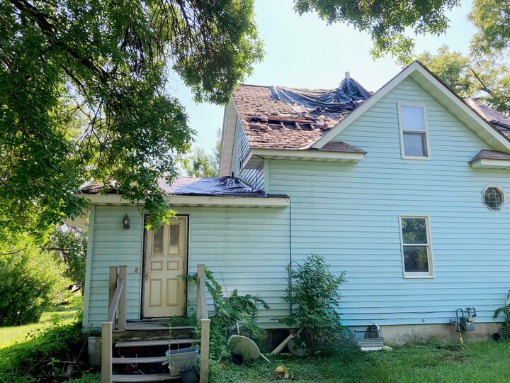 Property Photo:  202 Elm Avenue SE  MN 56284 
