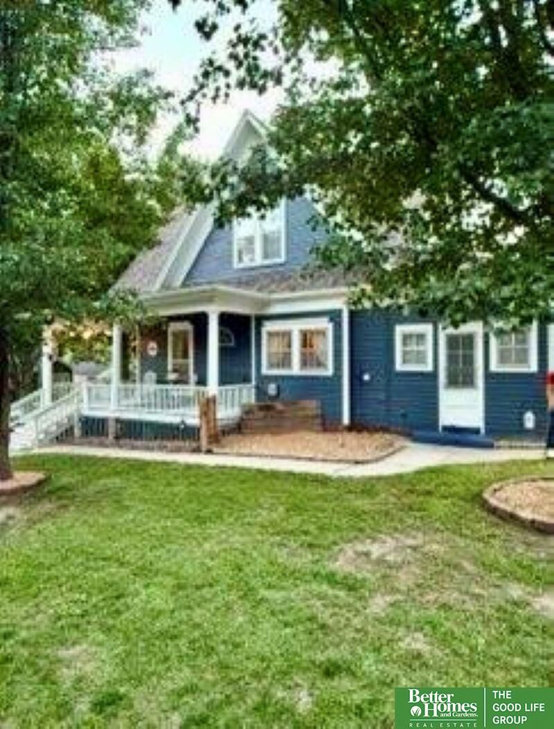 Property Photo:  916 N Iowa Avenue  NE 68467 