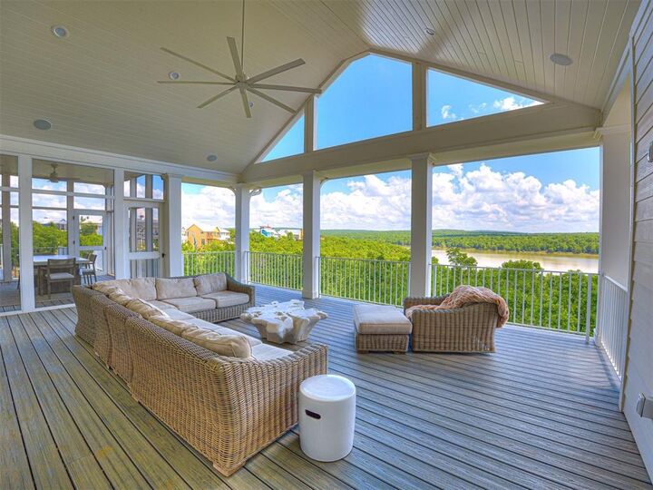 Property Photo:  102 Lower Greenway  OK 74432 