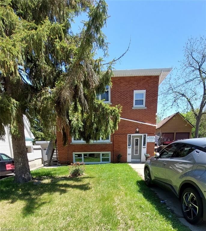 Property Photo:  322 Edwin Street 1  ON N2H 4P6 