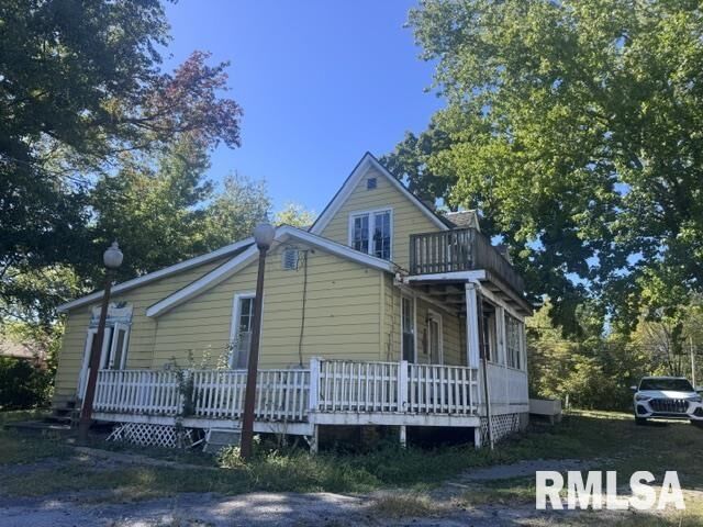 Property Photo:  215 W Vienna Street  IL 62906 