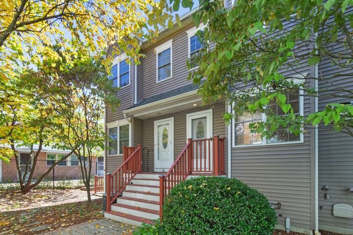 Property Photo:  25 Hastings Ave 3  MA 02453 
