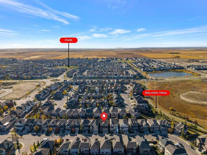 Property Photo:  146 Windwood Grove SW  AB T4B 3S8 