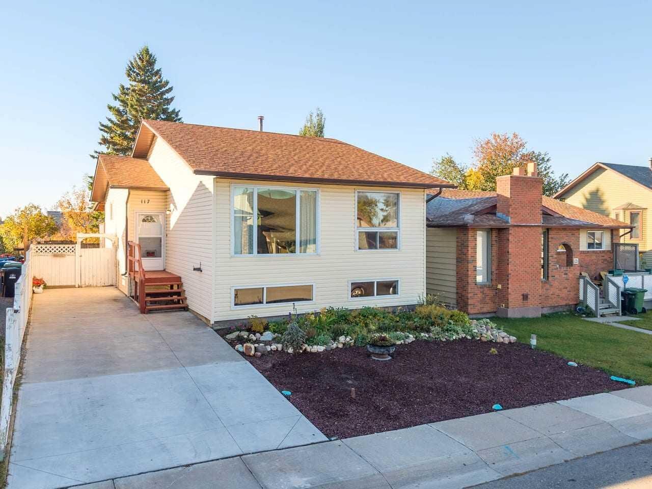 Property Photo:  117 Big Springs Hill SE  AB T4A 1K5 