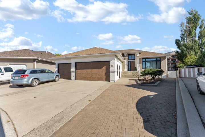 Property Photo:  80 Vintage Meadows Place SE  AB T1B 4G8 