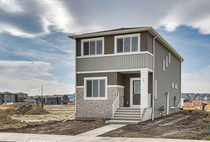 Property Photo:  79 Lewiston Park NE  AB T3P 3A8 
