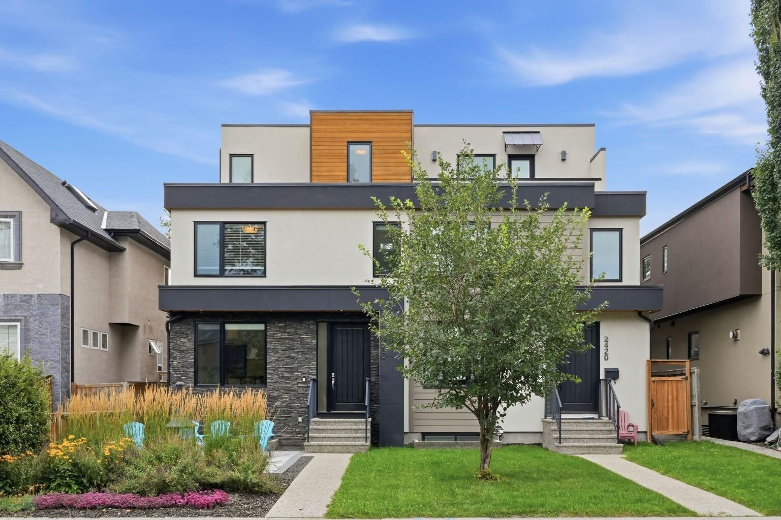 Property Photo:  2418 24A Street SW  AB T3E 1W1 