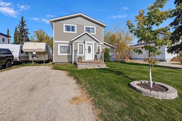 Property Photo:  9316 102 Avenue  AB T8V 0Z3 