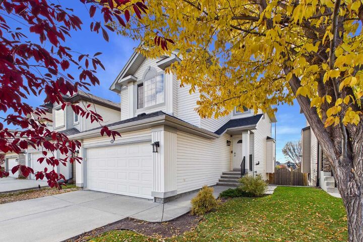 Property Photo:  257 Tuscany Reserve Rise NW  AB T3L 0A4 