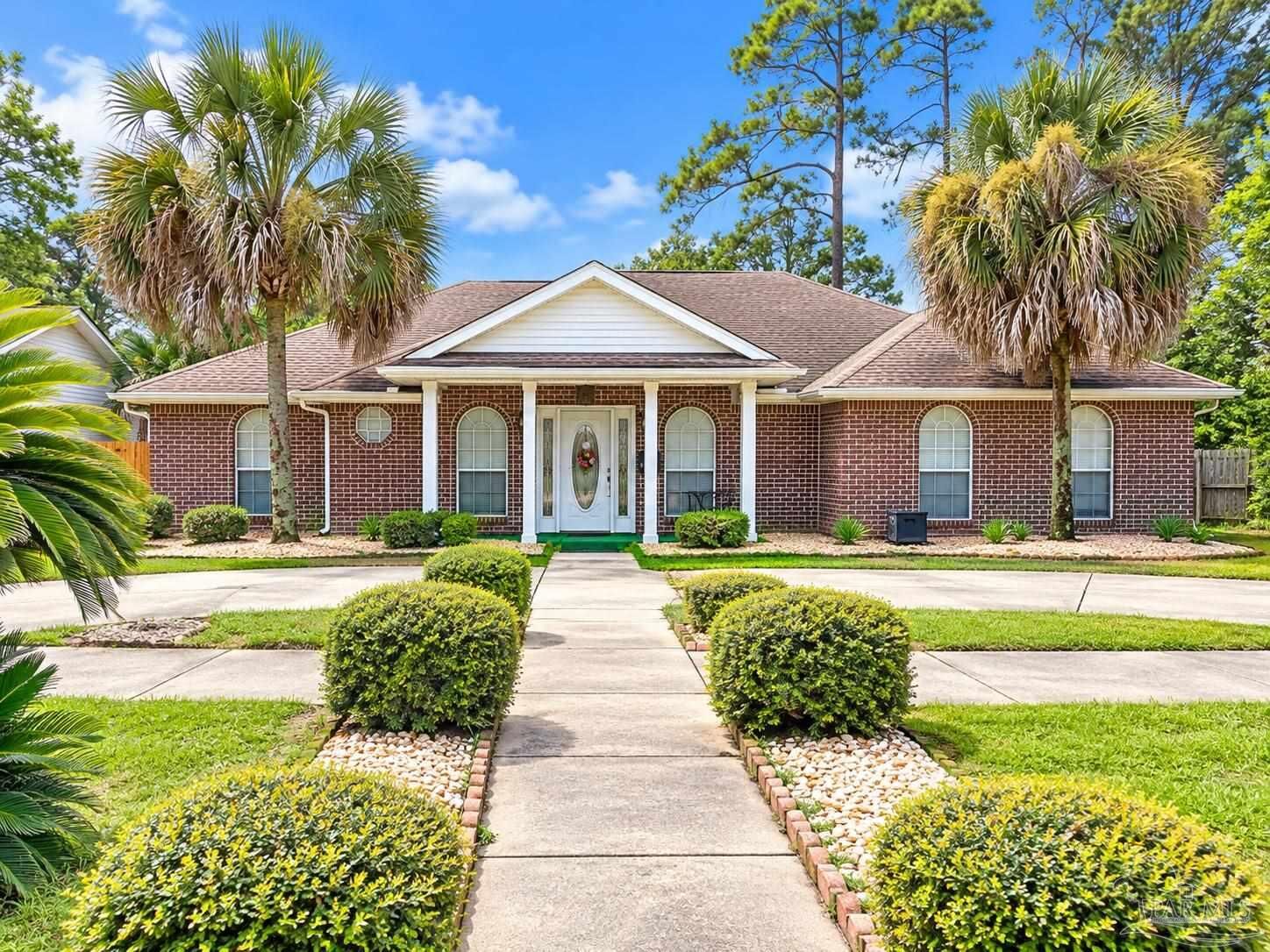 Property Photo: 815 W Moreno St FL 32501