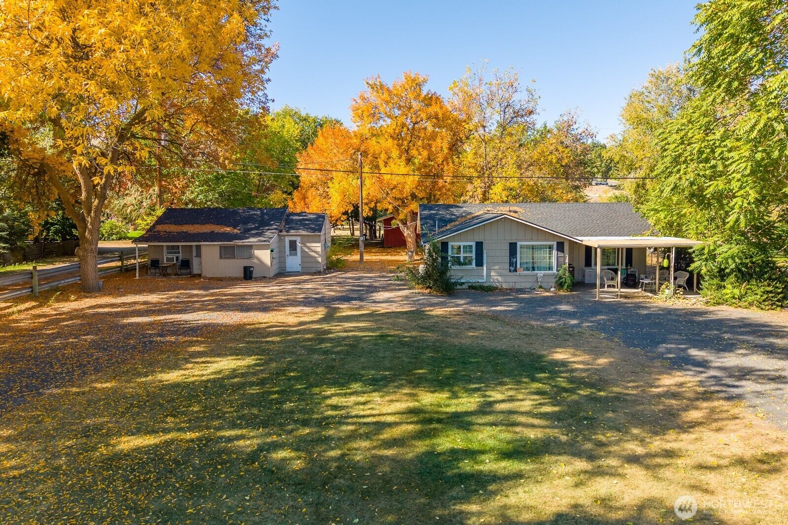 Property Photo:  335  F Street NW  WA 98823 