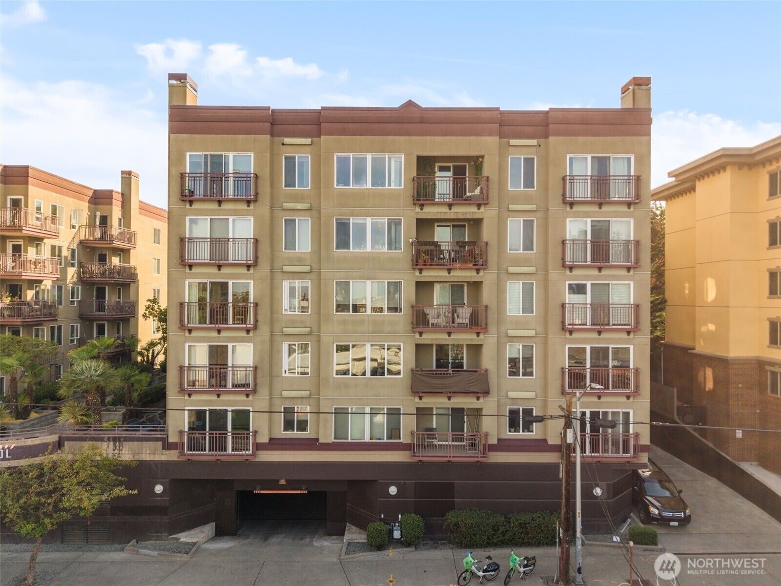 Property Photo: 1711 E Olive Way 413 WA 98102
