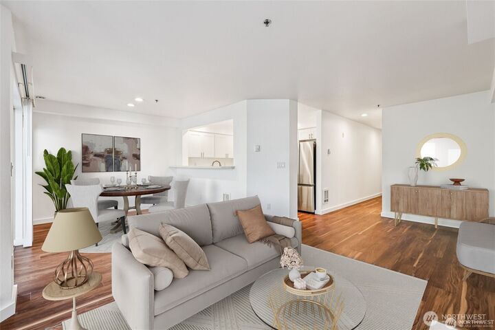 Property Photo: 1425 Dexter Avenue N 611 WA 98109