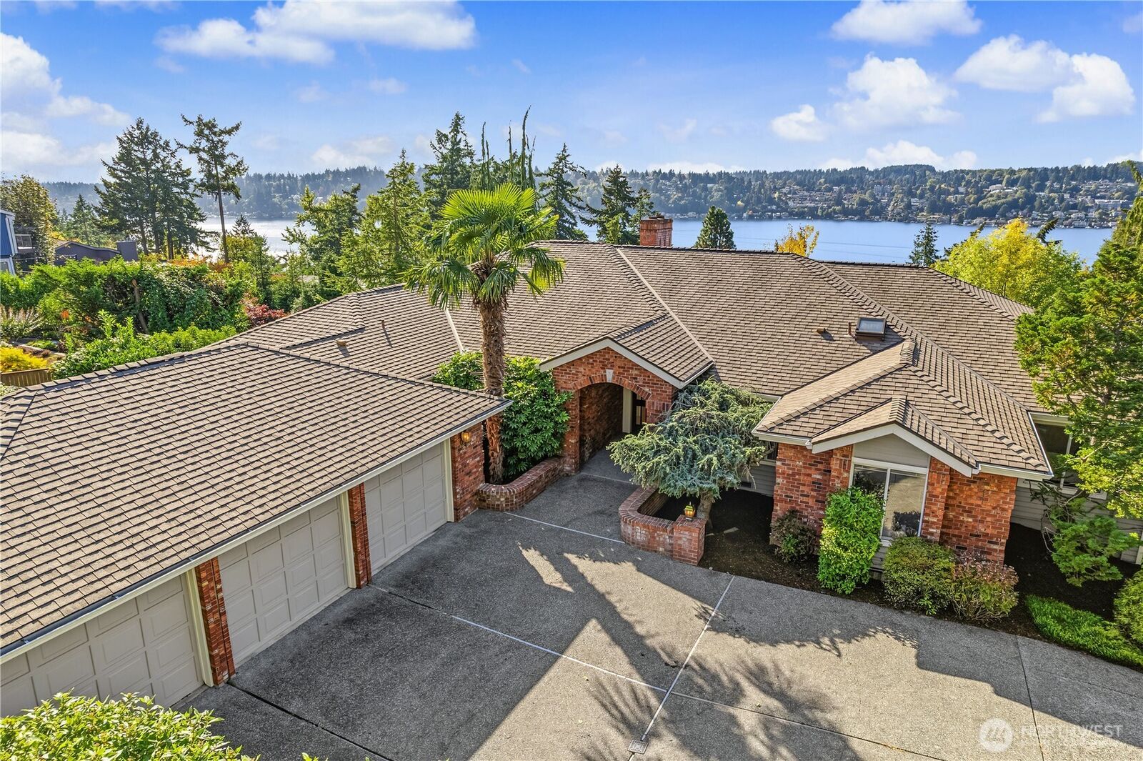 Property Photo: 15302 61st Place NE WA 98028