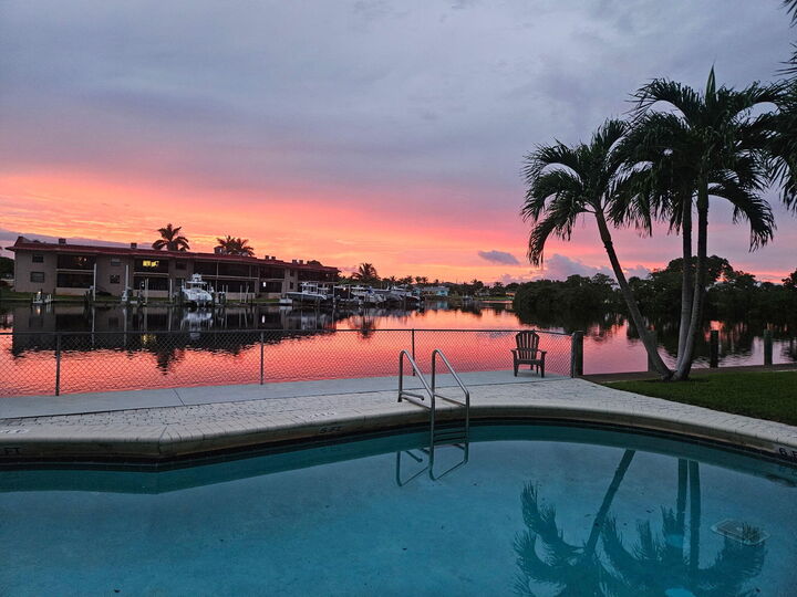 Property Photo:  630 Southwind Circle 1  FL 33408 