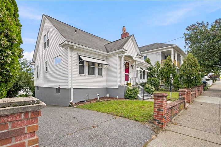 Property Photo:  476 East Avenue  RI 02860 