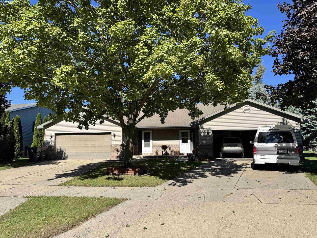 Property Photo:  732 Meadow Park Drive  WI 53525 