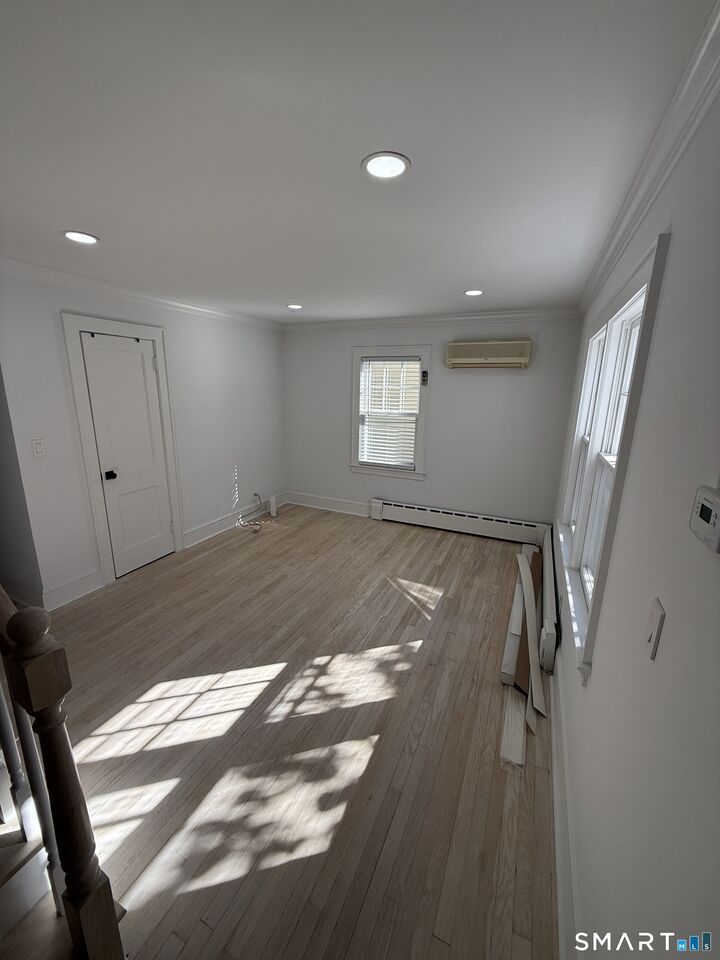 Property Photo:  250 Jackson Avenue  CT 06615 