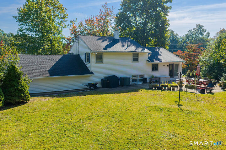 Property Photo:  2 Batt Lane  CT 06513 