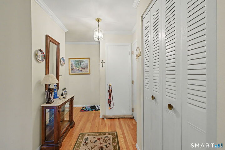 Property Photo:  75 Courtland Avenue 51  CT 06902 