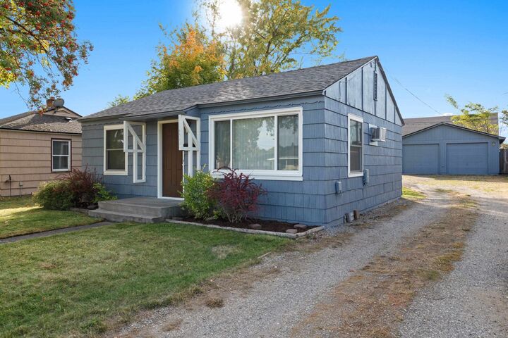 Property Photo:  5515 N Cochran St  WA 99205 