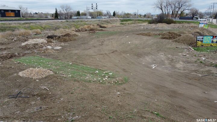 Property Photo:  925 South Railway Street E  SK S9H 3B4 