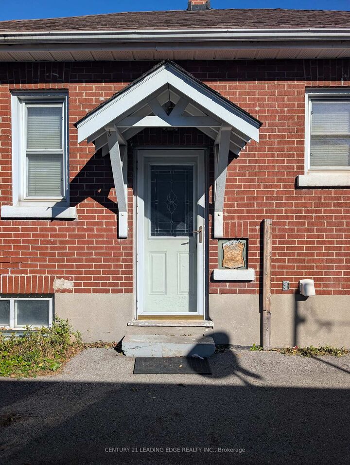 Property Photo: 312 Eulalie Avenue ON L1H 2B7