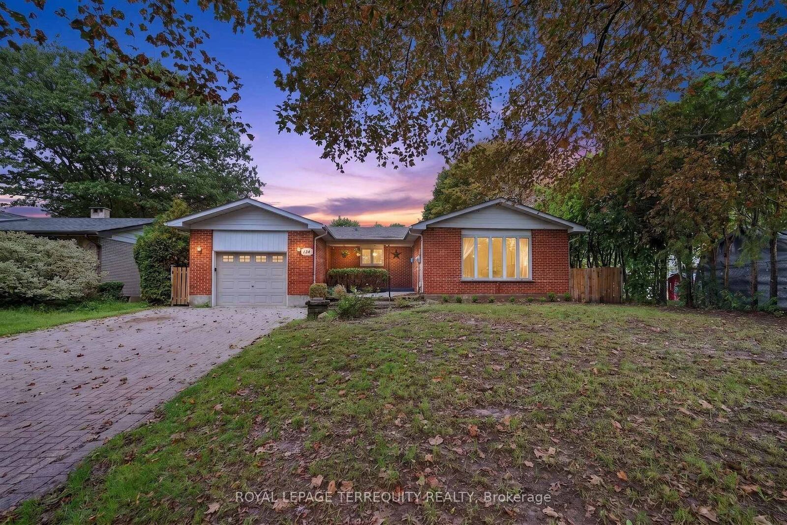 Property Photo:  134 Switzer Drive  ON L1G 3J7 