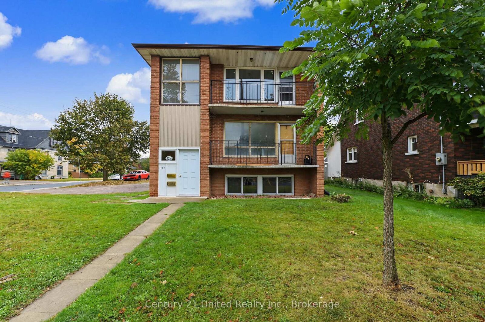 Property Photo:  198 Aylmer Street N  ON K9J 3K1 