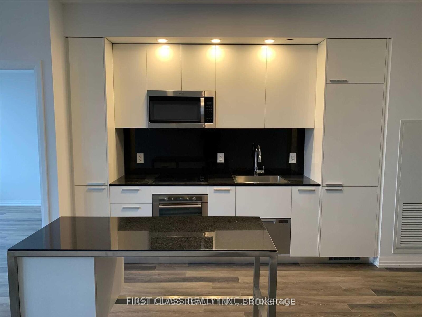 Property Photo:  75 Canterbury Place 2715  ON M2N 2N1 
