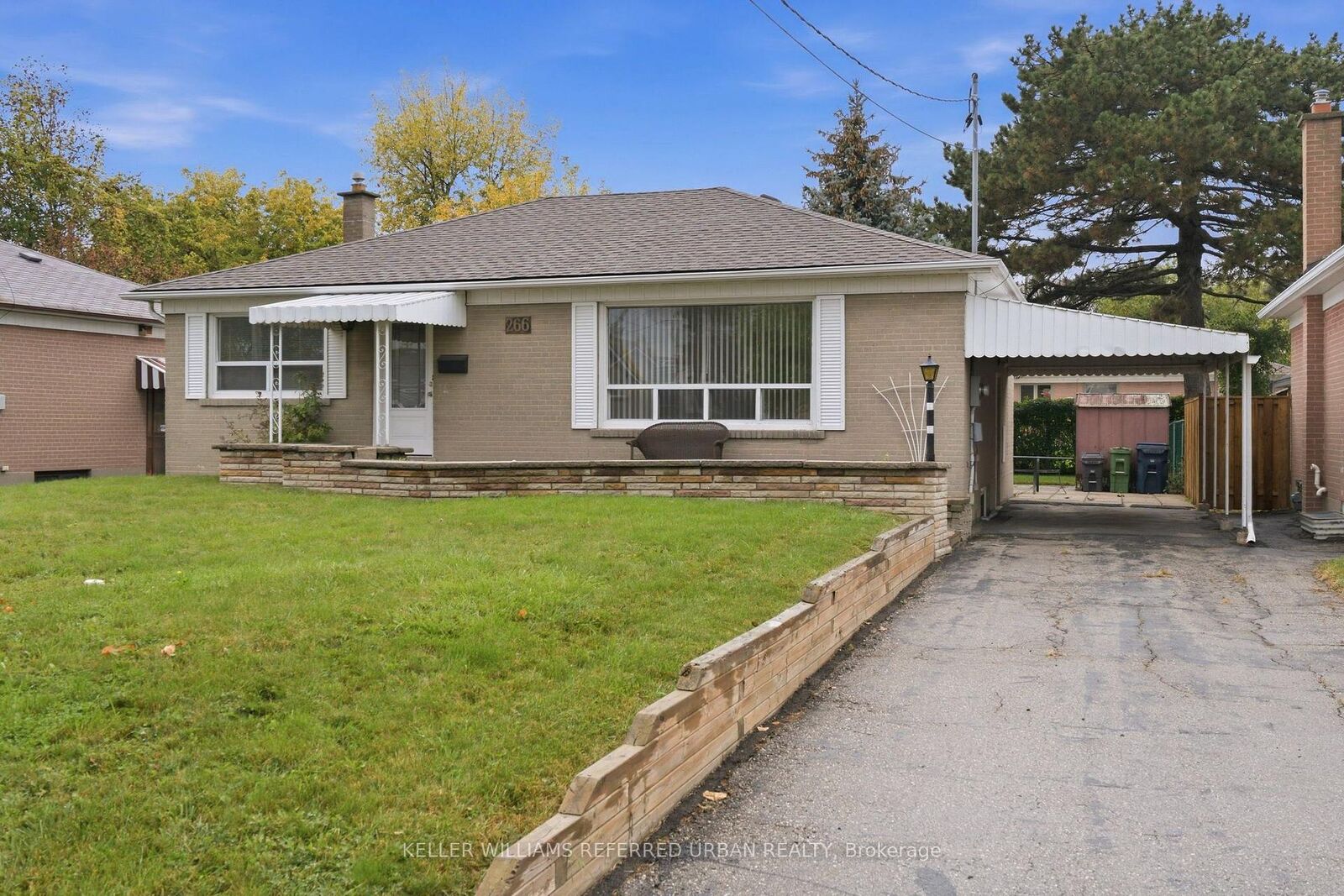 Property Photo:  266 Acton Avenue  ON M3H 4J3 