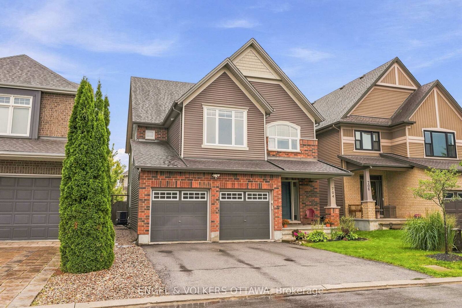 Property Photo:  704 Wrangler Circle  ON K2S 0R2 